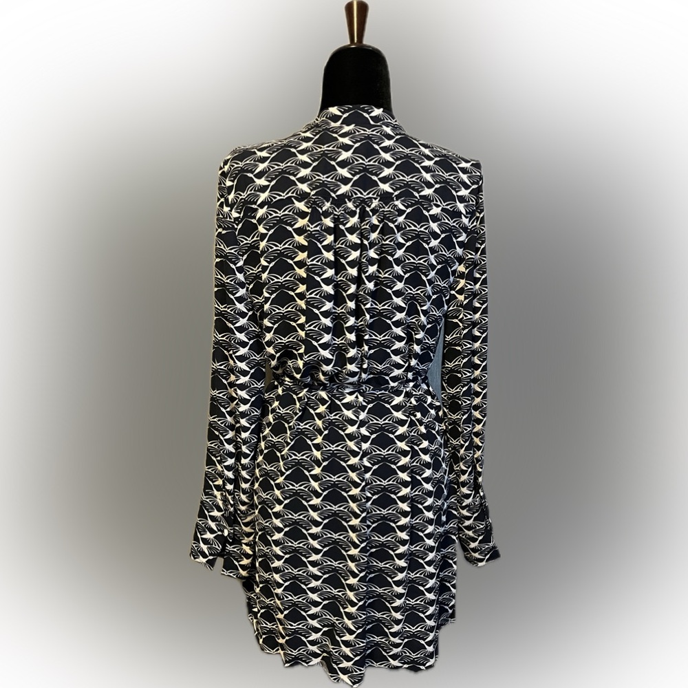 Chico’s Geometric Bird Tunic in Navy and White size M - Picture 5 of 13